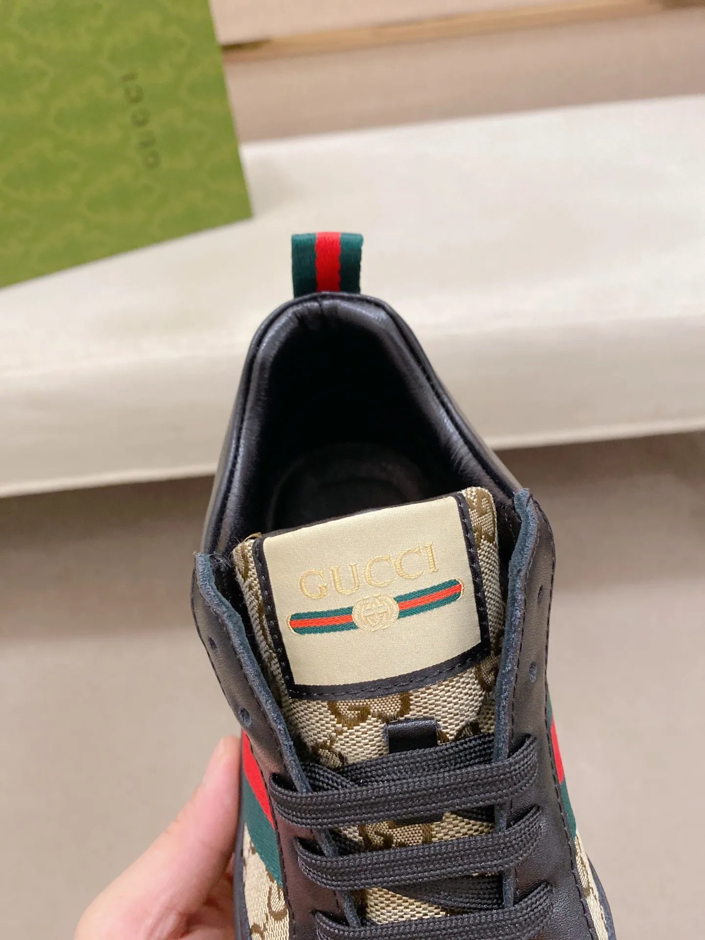 Men's shoes 💰 440 💰 High-quality new high-top GUCCI counters are on the market at the same time. The new men's shoes, 😘fabrics are selected imported cowhide, lining: sheepskin lining. 👍🏿 High-end ☄️ air-cushion molded anti-slip rubber outsole, exquisite lines, simple and elegant, comfortable and high-end for leisure travel. Code number: 38 to 44 (45 can be customized and cannot be returned or exchanged)